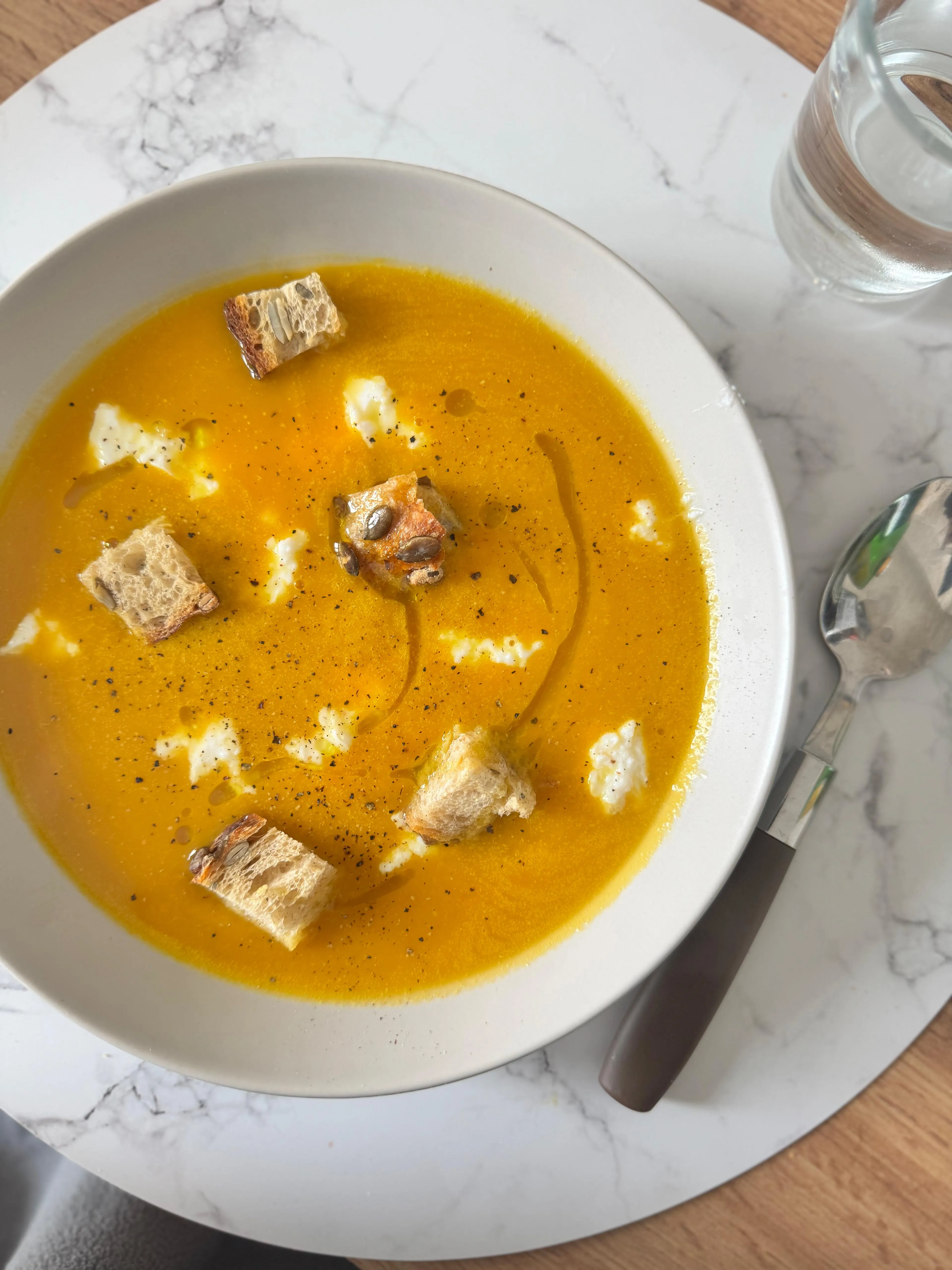 Vellutata di zucca con crostini